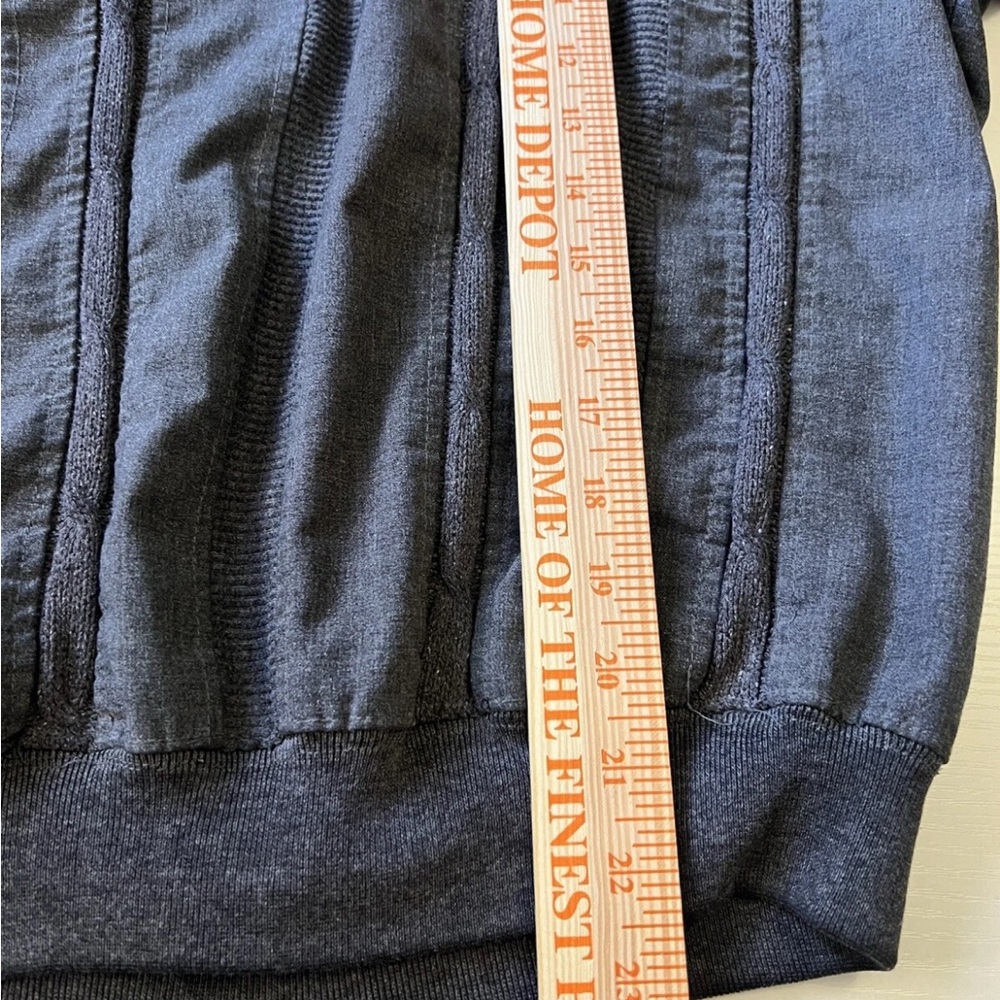 An Alexxus Gray V-Neck Sweater with Ribbed Panels medium - Picture 6 of 6